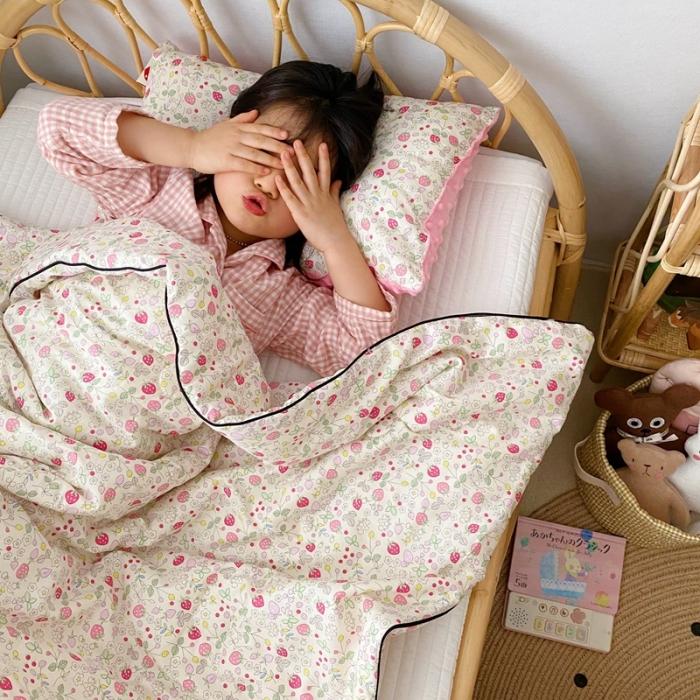 91家纺网 家纺一手货源 找家纺 星期八 2020新款全棉13372夏被两件套 小草莓