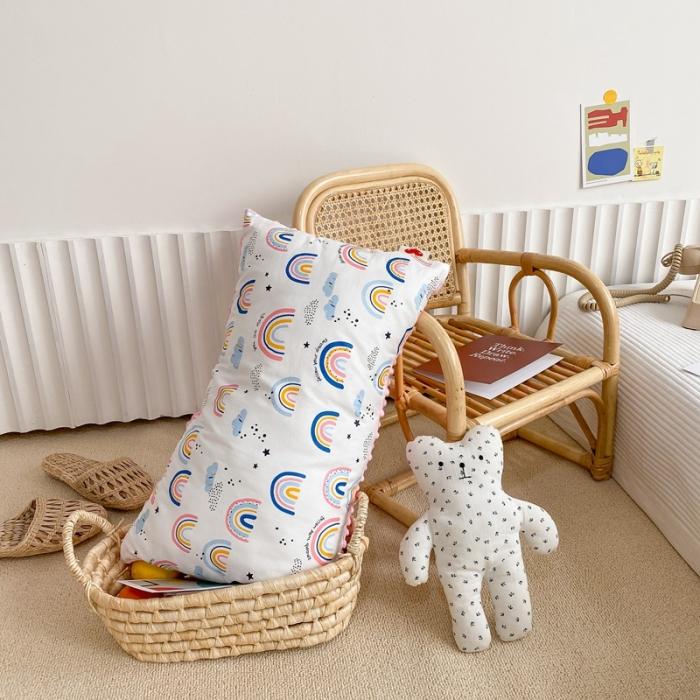 91家纺网 家纺一手货源 找家纺 星期八 2020新款春夏超ins豆豆枕枕芯 彩虹