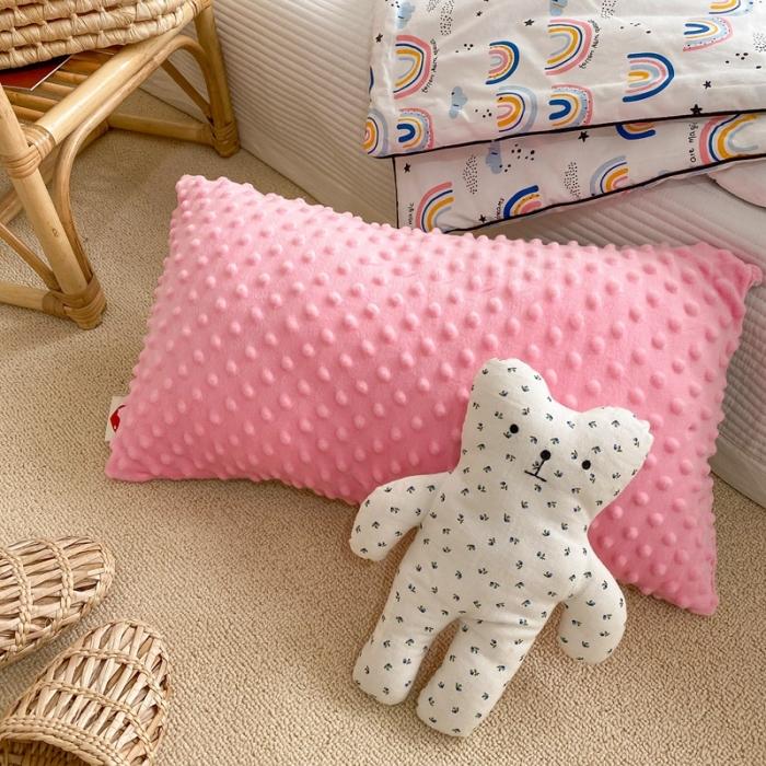 91家纺网 家纺一手货源 找家纺 星期八 2020新款春夏超ins豆豆枕枕芯 彩虹