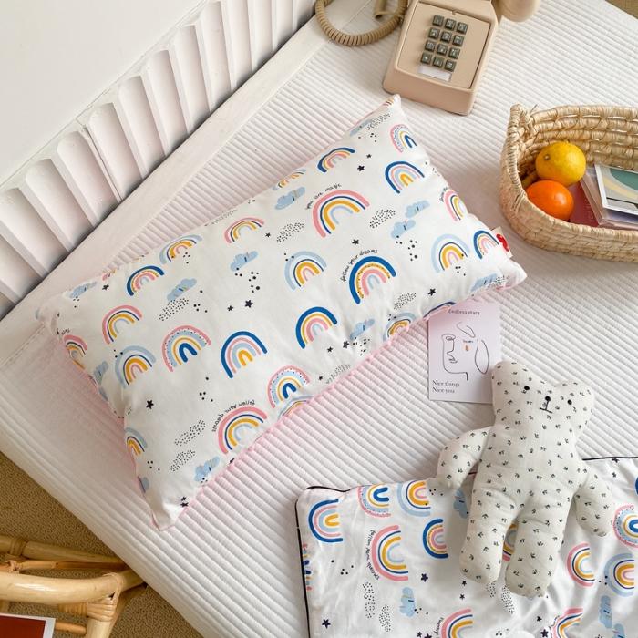 91家纺网 家纺一手货源 找家纺 星期八 2020新款春夏超ins豆豆枕枕芯 彩虹