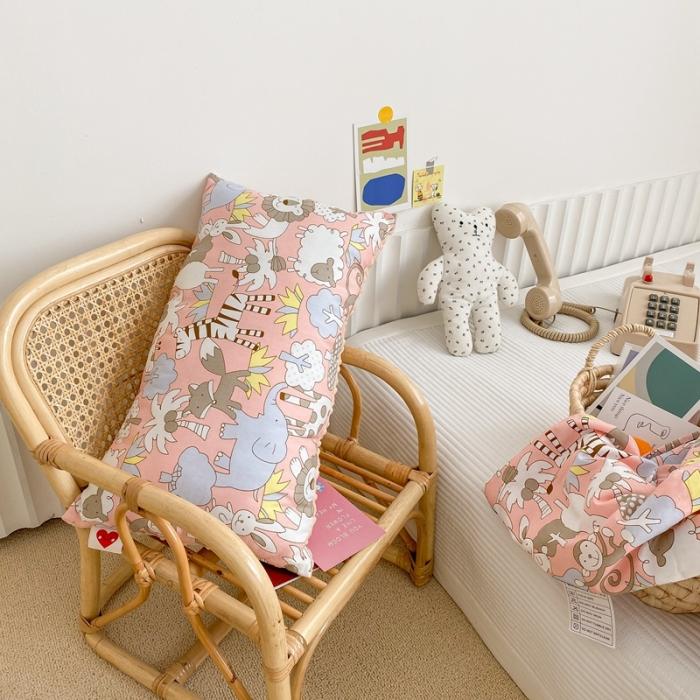 91家纺网 家纺一手货源 找家纺 星期八 2020新款春夏超ins豆豆枕枕芯 动物狂欢