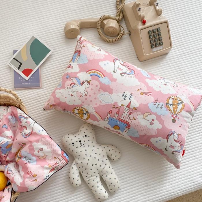 91家纺网 家纺一手货源 找家纺 星期八 2020新款春夏超ins豆豆枕枕芯 独角马