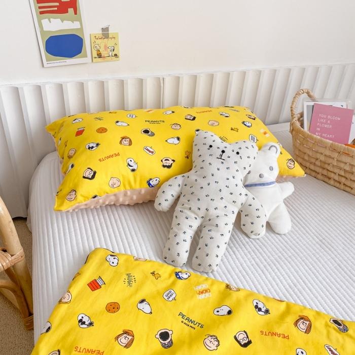 91家纺网 家纺一手货源 找家纺 星期八 2020新款春夏超ins豆豆枕枕芯 史努比黄