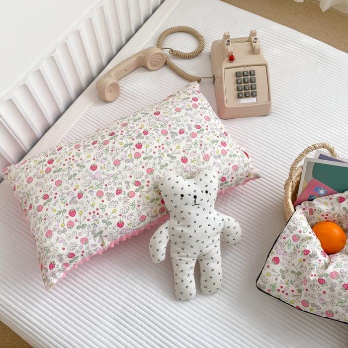 91家纺网 家纺一手货源 找家纺 星期八 2020新款春夏超ins豆豆枕枕芯 小草莓