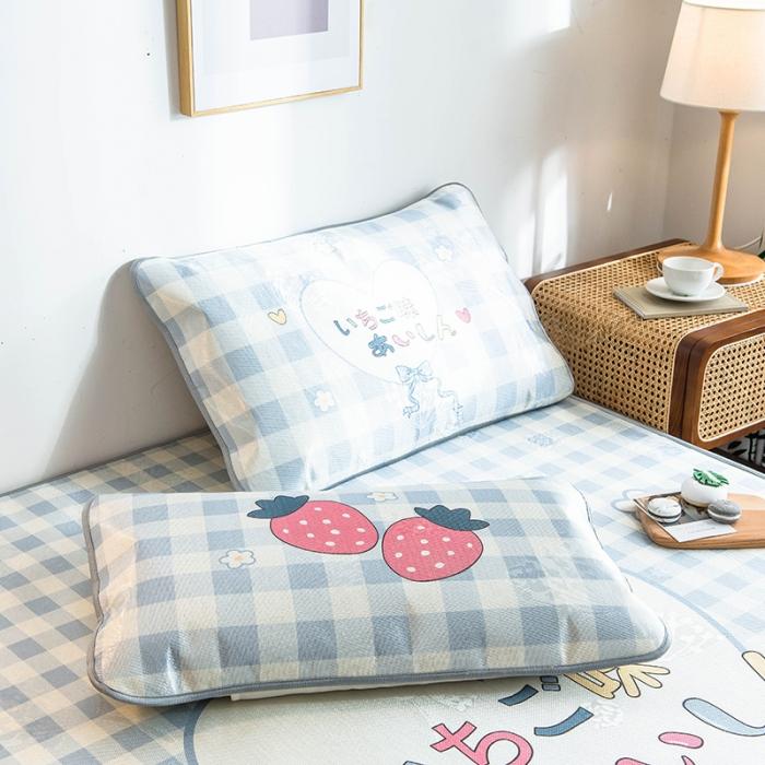 91家纺网 家纺一手货源 找家纺 懒猫 2020新款大版冰丝凉席 草莓物语