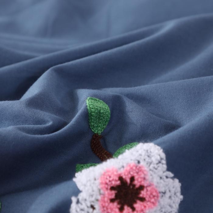 91家纺网 家纺一手货源 找家纺 13372田园风全棉毛巾绣四件套纯棉绣花全棉刺绣桃花朵朵藏青