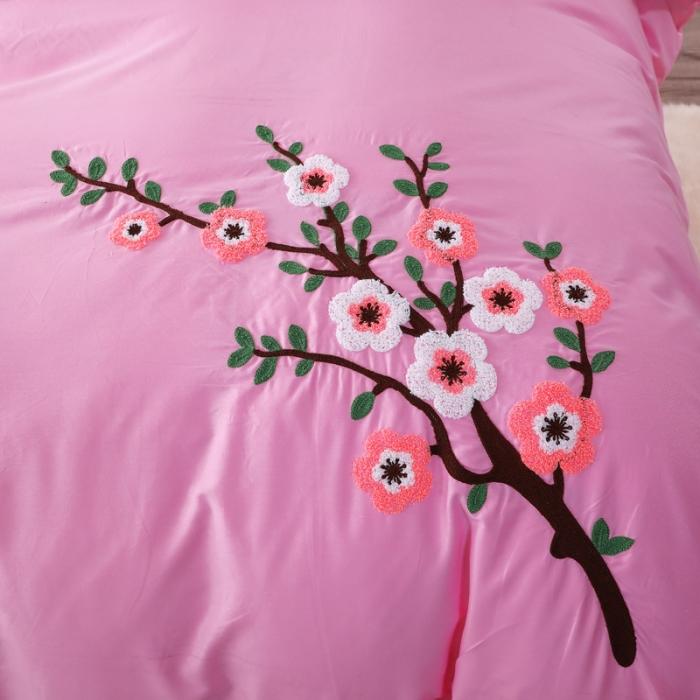 91家纺网 家纺一手货源 找家纺 13372田园风全棉毛巾绣四件套纯棉绣花全棉刺绣桃花朵朵粉色