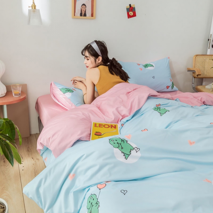 91家纺网 家纺一手货源 找家纺 爱缦 2020日系针织棉数码小版印花四件套 恐龙宝贝