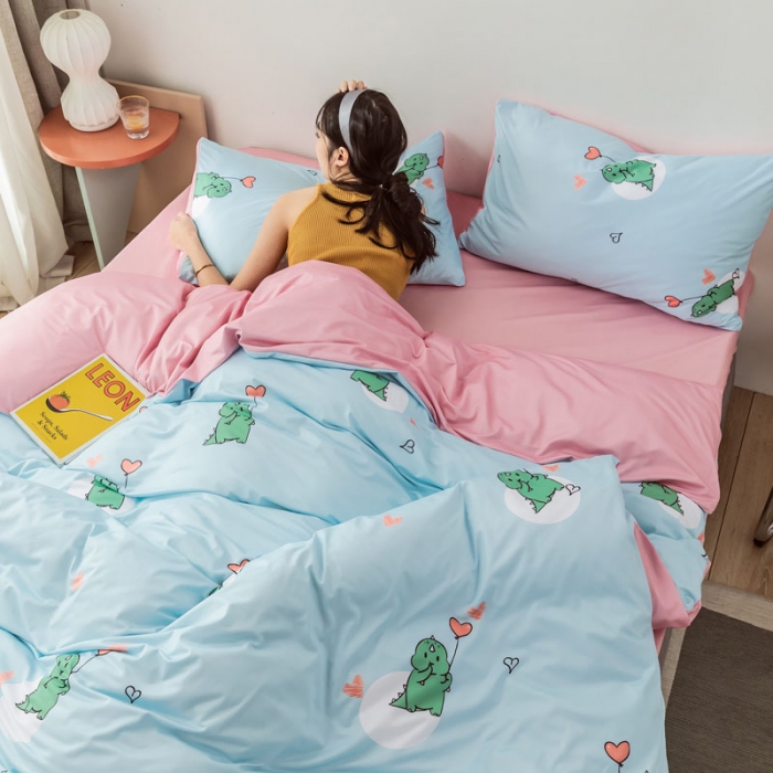 91家纺网 家纺一手货源 找家纺 爱缦 2020日系针织棉数码小版印花四件套 恐龙宝贝