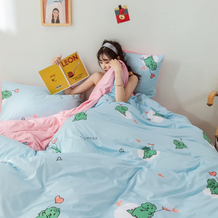 91家纺网 家纺一手货源 找家纺 爱缦 2020日系针织棉数码小版印花四件套 恐龙宝贝