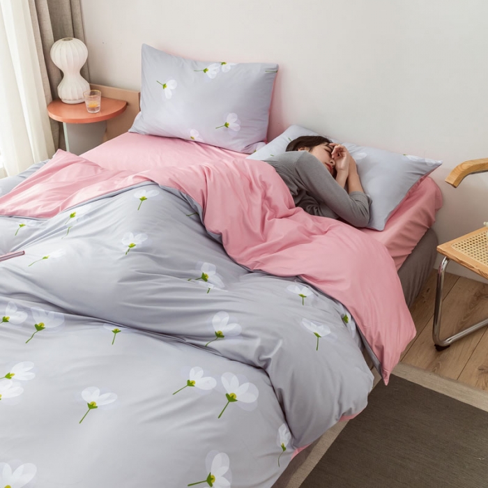 91家纺网 家纺一手货源 找家纺 爱缦 2020日系针织棉数码小版印花四件套 四叶草