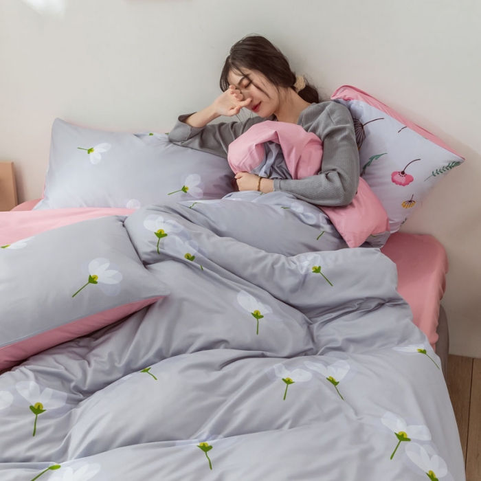 91家纺网 家纺一手货源 找家纺 爱缦 2020日系针织棉数码小版印花四件套 四叶草