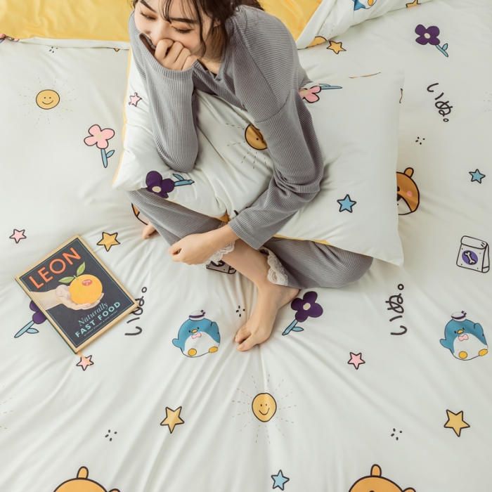 91家纺网 家纺一手货源 找家纺 爱缦 2020日系针织棉数码小版印花四件套 baby小熊