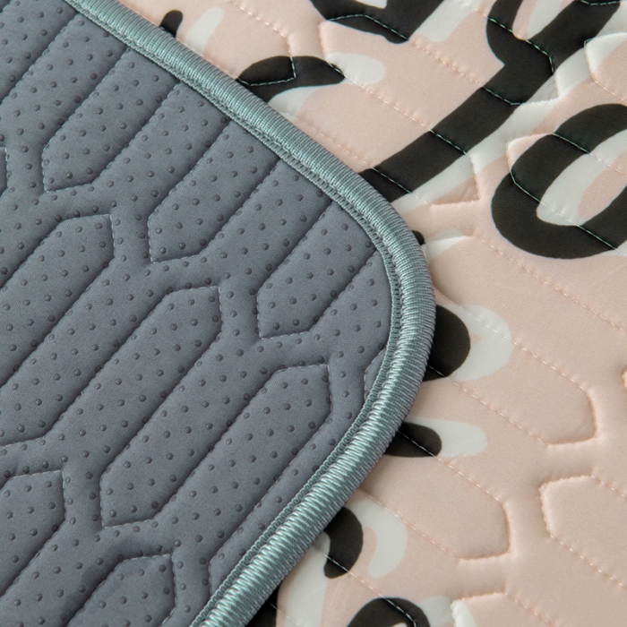 91家纺网 家纺一手货源 找家纺 小芽 2024新款儿童冰感丝乳胶凉席床款 粉红小皇冠