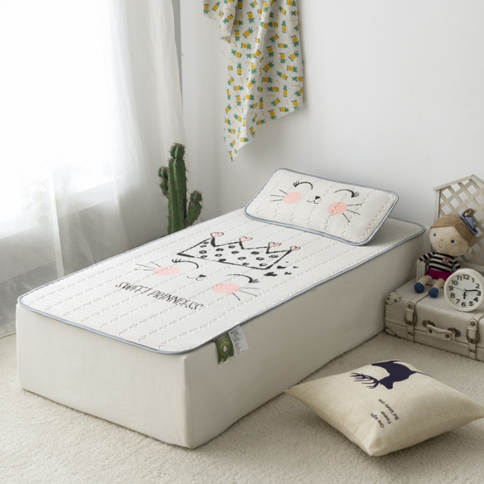 91家纺网 家纺一手货源 找家纺 小芽 2024新款儿童冰感丝乳胶凉席床款 皇冠喵喵