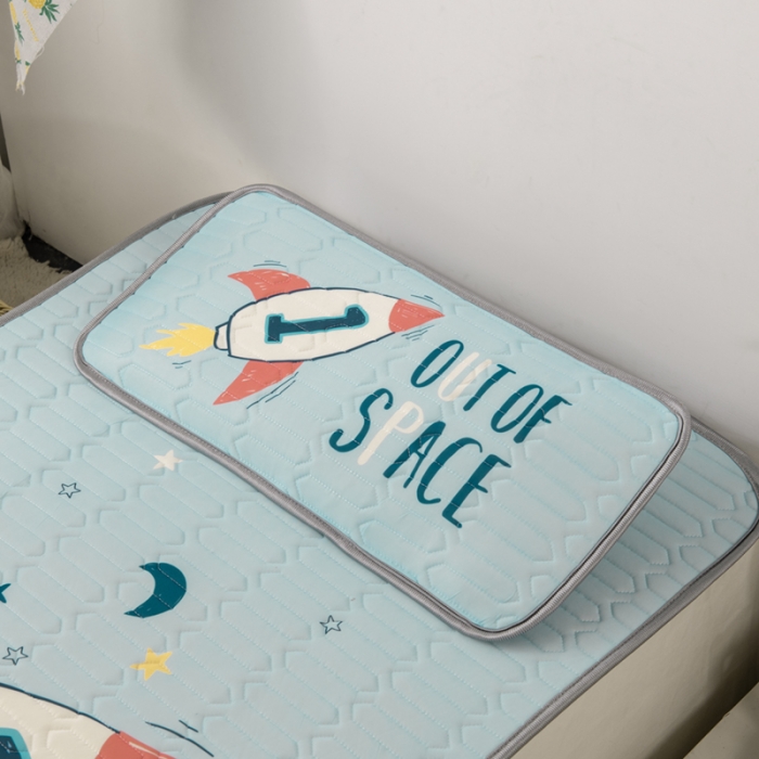 91家纺网 家纺一手货源 找家纺 小芽 2024新款儿童冰感丝乳胶凉席床款 小火箭