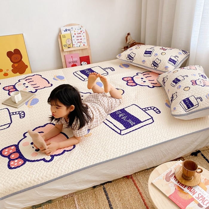 91家纺网 家纺一手货源 找家纺 萝莉家纺 数码印花水洗空调软席三件套（可爱乳）