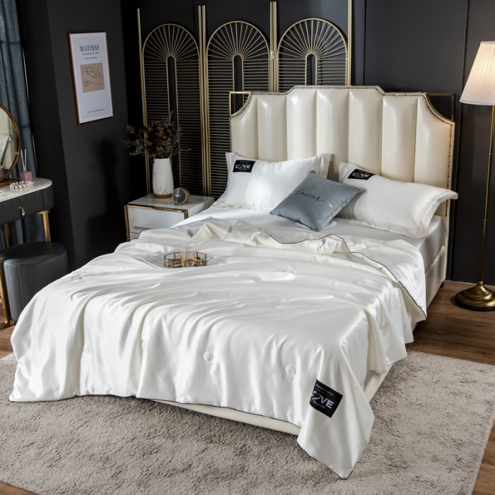 91家纺网 家纺一手货源 找家纺 丽莱美家纺2024爆款天丝夏被 奶白