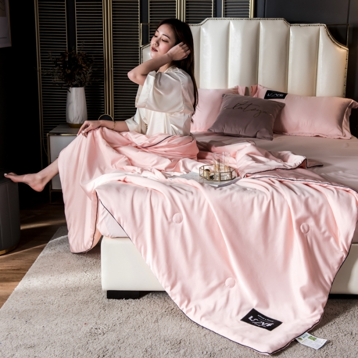 91家纺网 家纺一手货源 找家纺 丽莱美家纺2024爆款天丝夏被 玉色