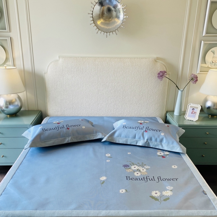 91家纺网 家纺一手货源 找家纺 本希 2020新款高端可水洗冰丝凉席提花系列实拍图 秘密花园