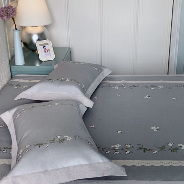 91家纺网 家纺一手货源 找家纺 本希 2020新款高端可水洗冰丝凉席提花系列实拍图 蔷薇物语