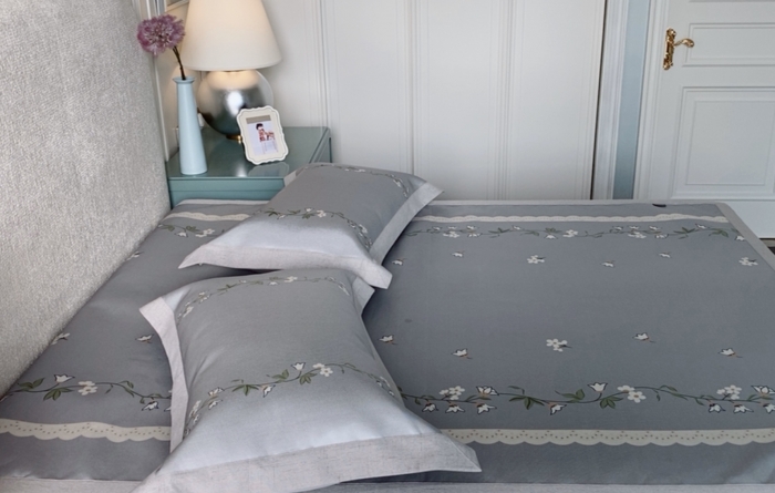 91家纺网 家纺一手货源 找家纺 本希 2020新款高端可水洗冰丝凉席提花系列实拍图 蔷薇物语