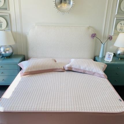 91家纺网 家纺一手货源 找家纺 本希 2020可水洗冰丝凉席提花床笠系列实拍图千鸟格床笠-粉