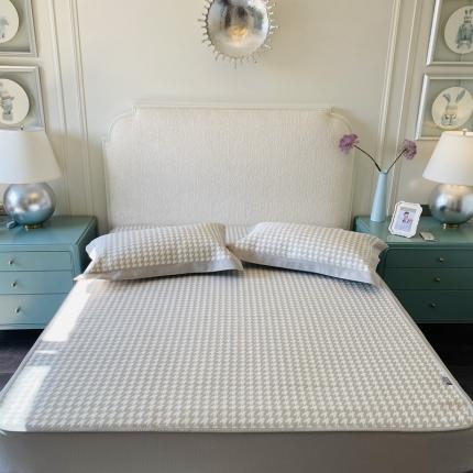 91家纺网 家纺一手货源 找家纺 本希 2020可水洗冰丝凉席提花床笠系列实拍图千鸟格床笠-灰