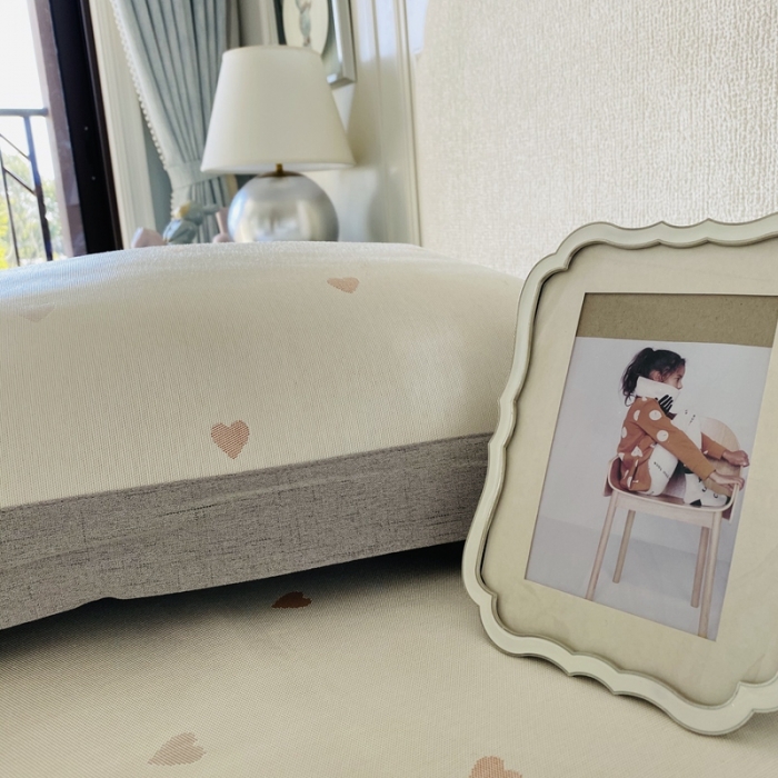 91家纺网 家纺一手货源 找家纺 本希2020可水洗冰丝凉席提花床笠系列实拍图小爱心床笠-黄