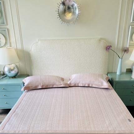 91家纺网 家纺一手货源 找家纺 本希 2020新款高端可水洗冰丝凉席提花系列实拍图曼森-粉