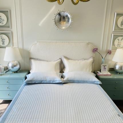 91家纺网 家纺一手货源 找家纺 本希2020高端可水洗冰丝凉席提花系列实拍图千鸟格-天空兰