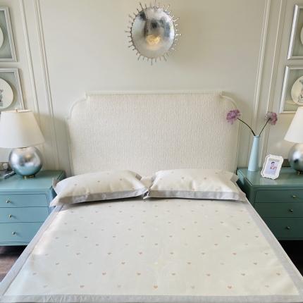 本希 2020高端可水洗冰丝凉席提花系列实拍图小爱心-淡雅黄