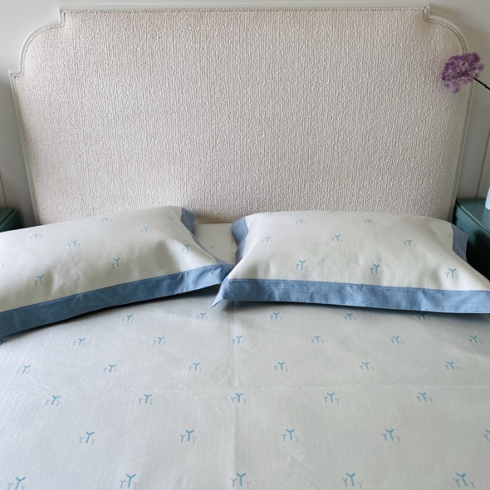 91家纺网 家纺一手货源 找家纺 本希 2020新款高端可水洗冰丝凉席提花系列实拍图 小绿芽