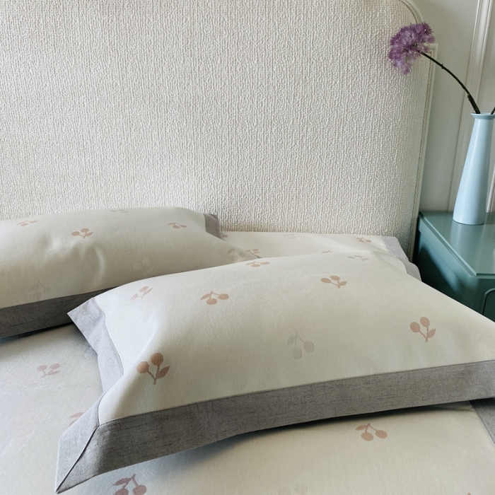 91家纺网 家纺一手货源 找家纺 本希 2020新款高端可水洗冰丝凉席提花系列实拍图 小樱桃