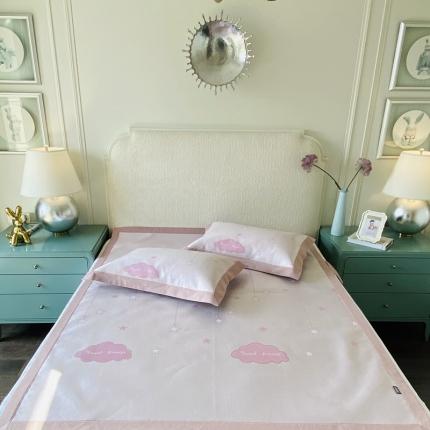 91家纺网 家纺一手货源 找家纺 本希 2020高端可水洗冰丝凉席提花系列实拍图小云朵-少女粉