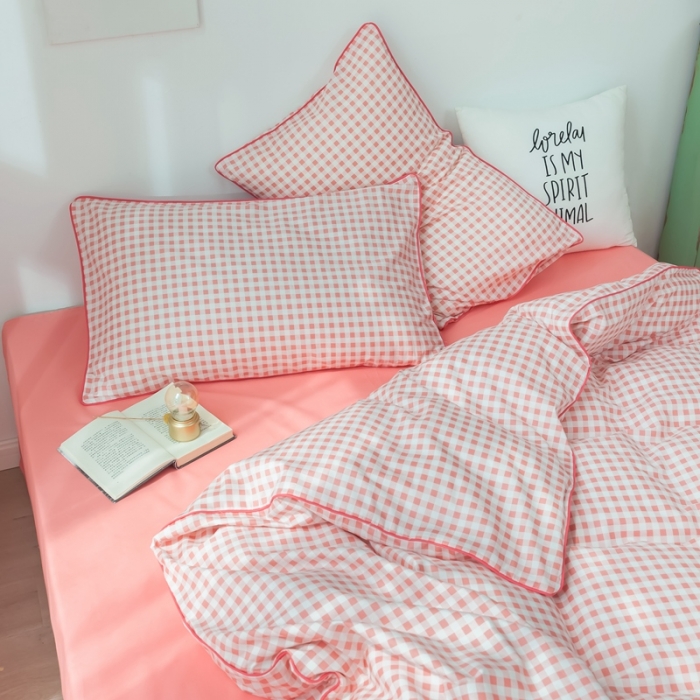 91家纺网 家纺一手货源 找家纺 星期八 2020新款全棉13372格子嵌条系列四件套 粉格