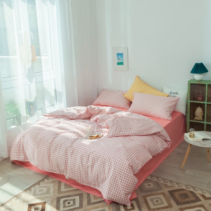 91家纺网 家纺一手货源 找家纺 星期八 2020新款全棉13372格子嵌条系列四件套 粉格