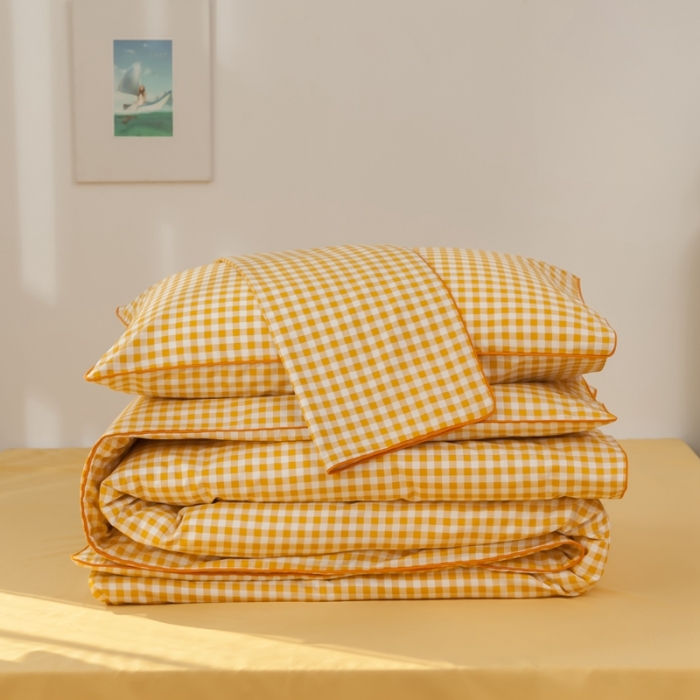 91家纺网 家纺一手货源 找家纺 星期八 2020新款全棉13372格子嵌条系列四件套 黄格
