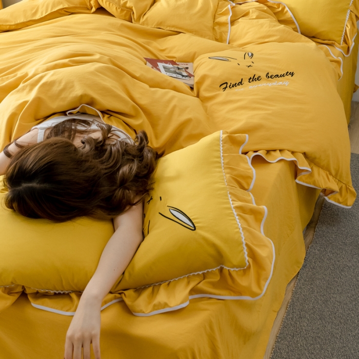 91家纺网 家纺一手货源 找家纺 ab家纺 2020新款兔耳朵绣花水洗棉四件套 杏黄