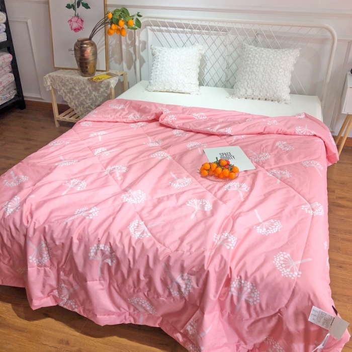 91家纺网 家纺一手货源 找家纺 润缦 2020新款纯棉全棉精梳棉夏被 蒲公英粉