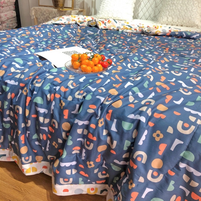 91家纺网 家纺一手货源 找家纺 润缦 2020新款纯棉全棉精梳棉夏被 趣味字母