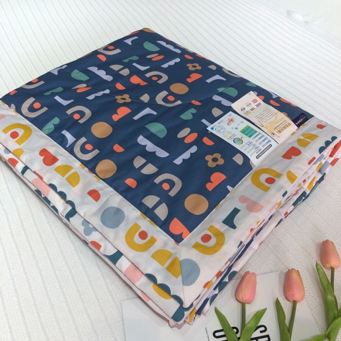 91家纺网 家纺一手货源 找家纺 润缦 2020新款纯棉全棉精梳棉夏被 趣味字母