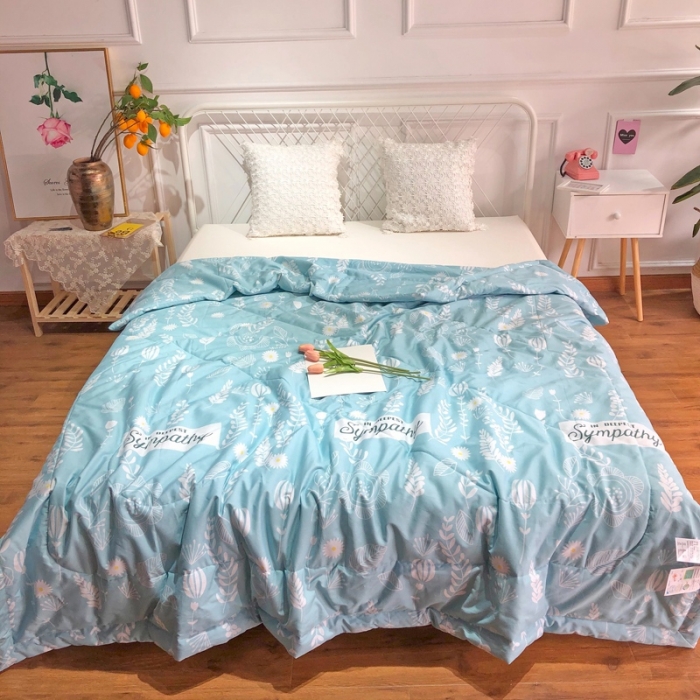 91家纺网 家纺一手货源 找家纺 润缦 2020新款纯棉全棉精梳棉夏被 夏日花朵蓝