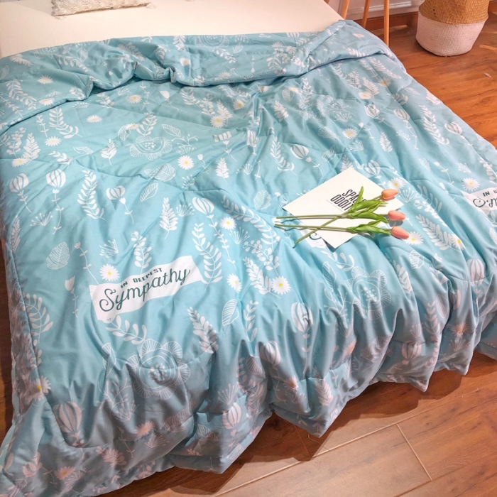 91家纺网 家纺一手货源 找家纺 润缦 2020新款纯棉全棉精梳棉夏被 夏日花朵蓝