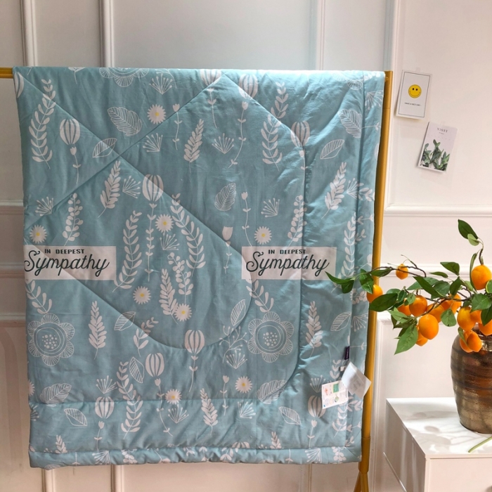 91家纺网 家纺一手货源 找家纺 润缦 2020新款纯棉全棉精梳棉夏被 夏日花朵蓝