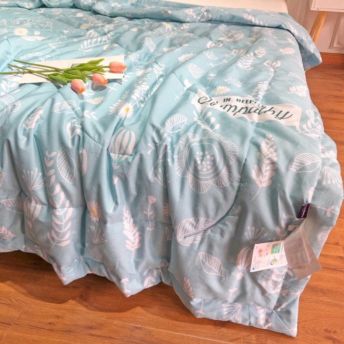 91家纺网 家纺一手货源 找家纺 润缦 2020新款纯棉全棉精梳棉夏被 夏日花朵蓝