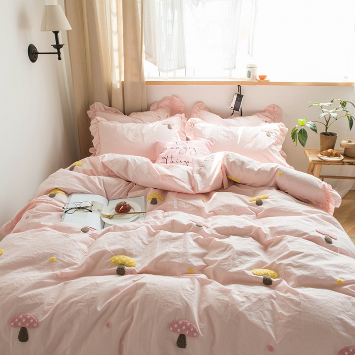 91家纺网 家纺一手货源 找家纺 淑女公社 2020新款毛巾绣四件套 小蘑菇淡粉