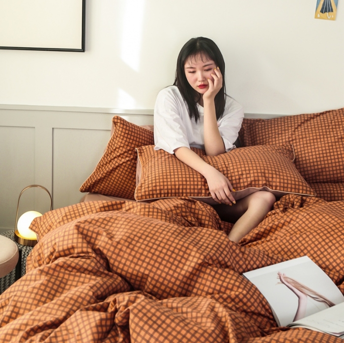 91家纺网 家纺一手货源 找家纺 澳萝拉 2020新款13372全棉滚边格子款四件套 焦糖格