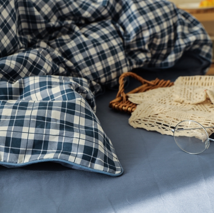 91家纺网 家纺一手货源 找家纺 澳萝拉 2020新款13372全棉滚边格子款四件套 学院格