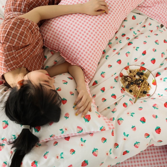 91家纺网 家纺一手货源 找家纺 澳萝拉 2020新款13372全棉花边碎花款四件套 甜心草莓